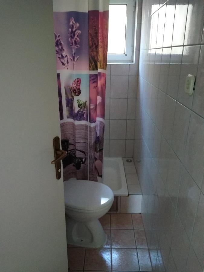 Apartment For 6 In Makarska Centar Exterior foto