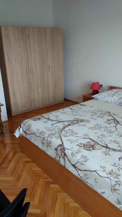 Apartment For 6 In Makarska Centar Exterior foto