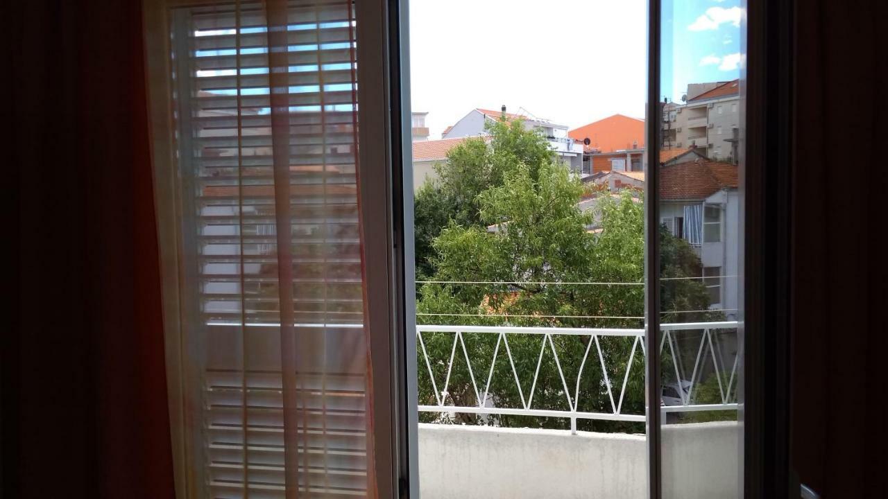 Apartment For 6 In Makarska Centar Exterior foto